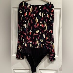Nina Parker Vibrant Abstract Long Sleeve Top Bodysuit. Will fit L to XXL.